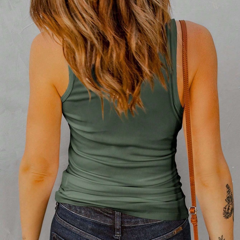 Solid Ribbed Fitted Tank Top - Picture 4 of 5